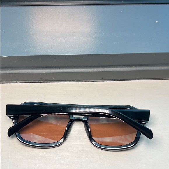 VEHLA Black Dixie Sunglasses - Picture 6 of 8